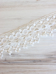 Load image into Gallery viewer, Off White 3.25" Wide Venice Lace Trim