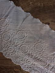 Load image into Gallery viewer, 5YDS Sand Full Circle 6.5" Wide Embroidered Lace Trim