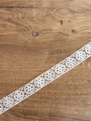 Load image into Gallery viewer, Beige 1" Wide Crochet Lace