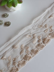 Load image into Gallery viewer, Accessible Beige 3.5" Wide Embroidered Lace Trim