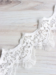 Load image into Gallery viewer, White 4.5" Wide Venice Lace
