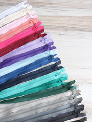 Load image into Gallery viewer, 24" YKK #3 Separating Jacket Plastic Zipper