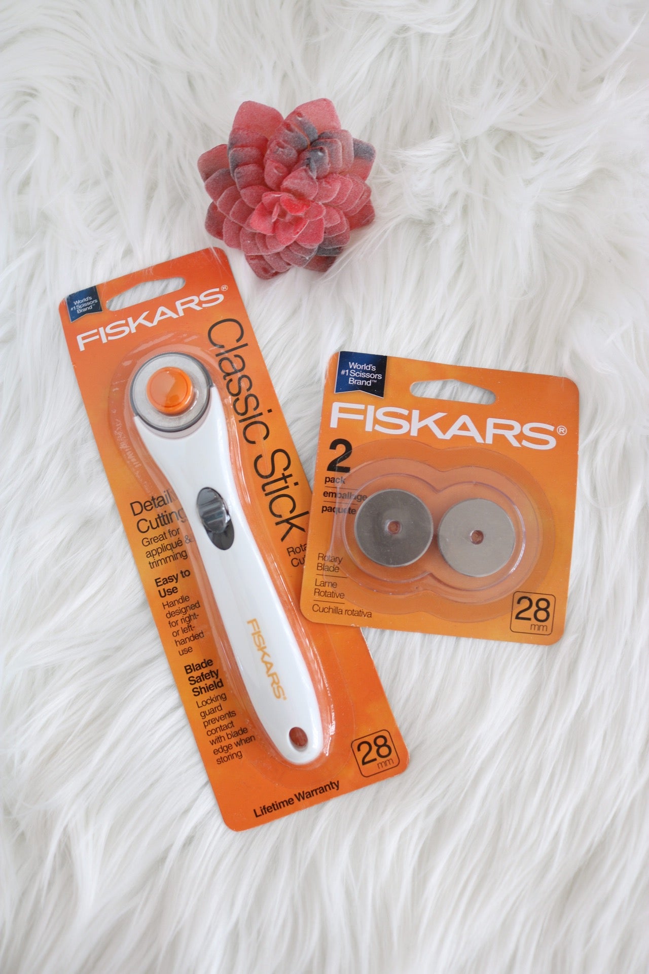 How to change the blade on a Fiskars Rotary Cutter 
