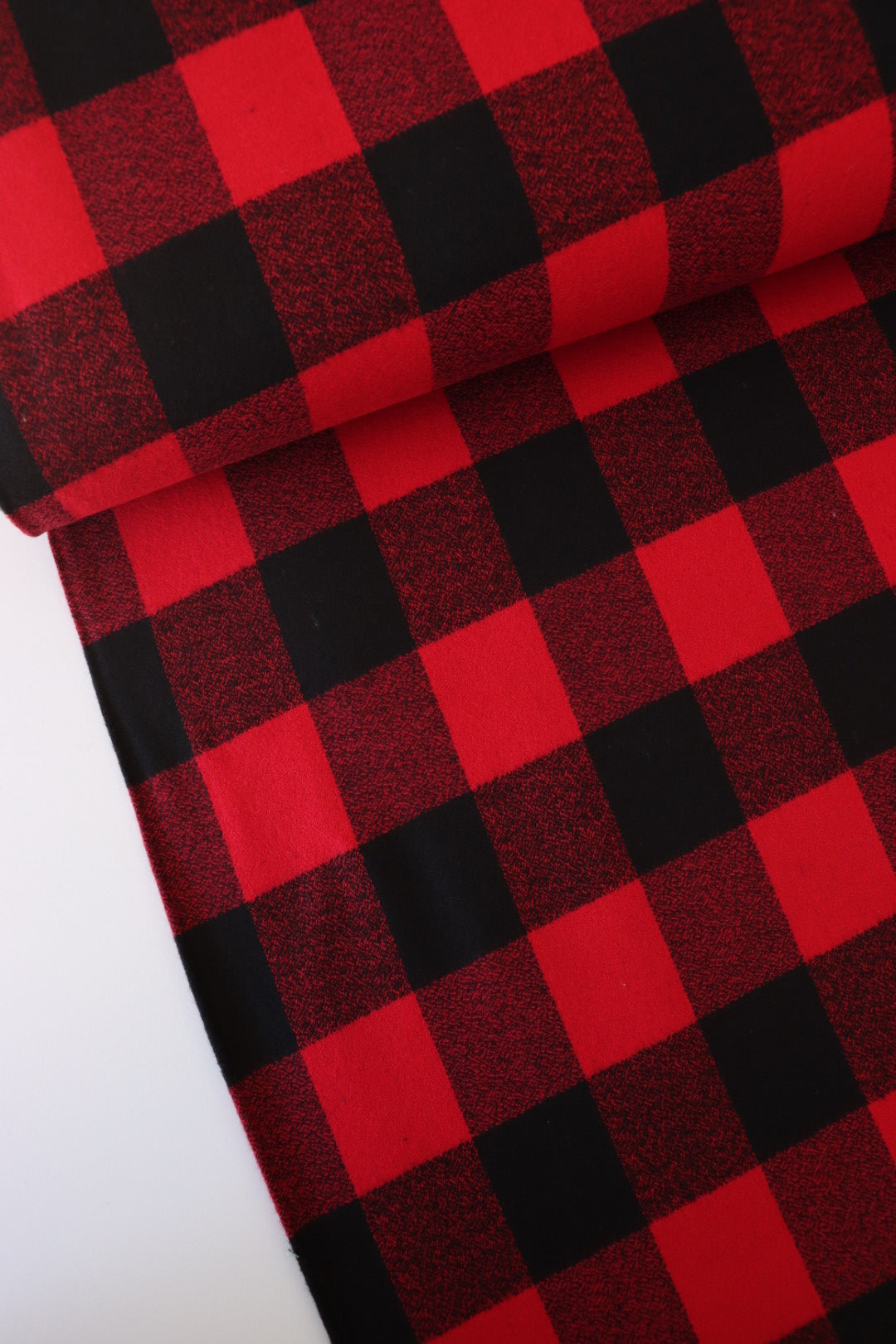 Robert Kaufman Fabrics Mammoth Woven Cotton Flannel Red Black Plaid