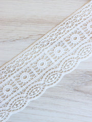 Load image into Gallery viewer, Off White 3" Wide Venice Lace Trim