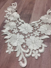 Load image into Gallery viewer, Off White Applique